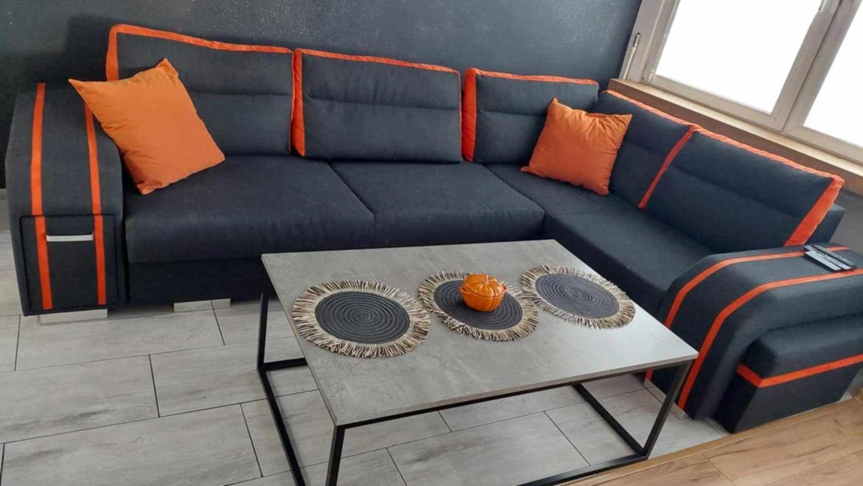 Ekskluzywny Apartament W Centrum Z Klimatyzacja I Balkonem Любин Экстерьер фото